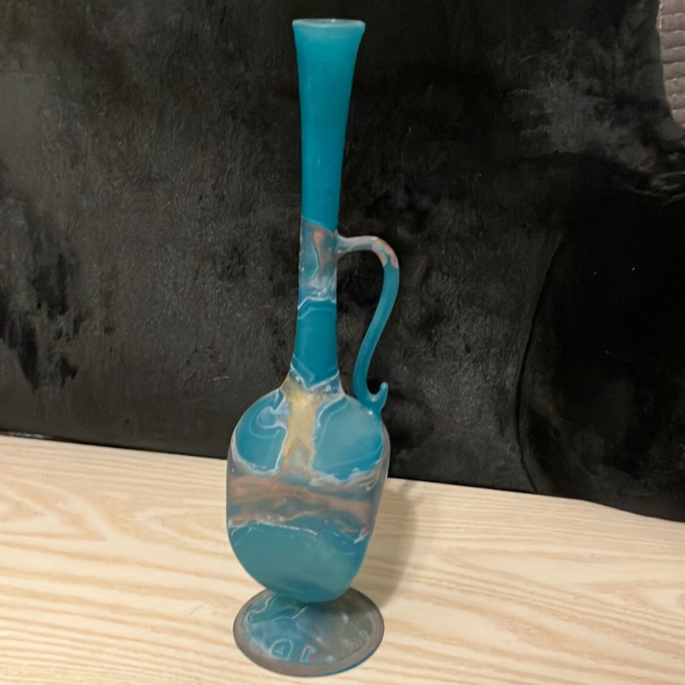 Elegant Blue and Cream Swirled Vase